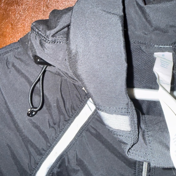 lululemon athletica Women’s black lightweight jacket as. 8 - Picture 4 of 10